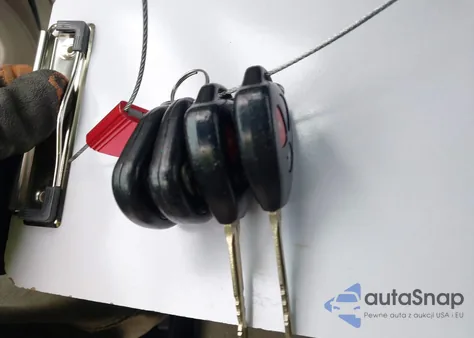 2009 Toyota Camry Xle z USA, uszkodzony, nr VIN 4T1BE46K09U882637